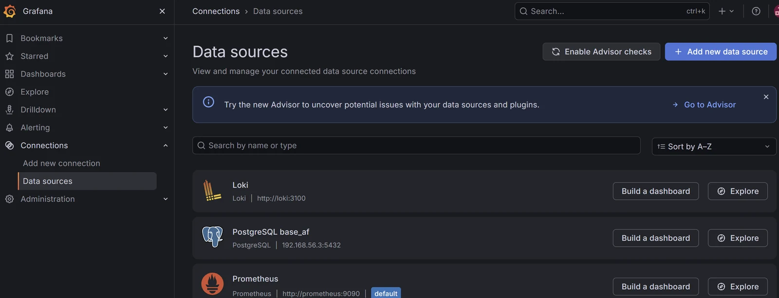 Grafana : sources de données Loki, PostgreSQL et Prometheus déclarées